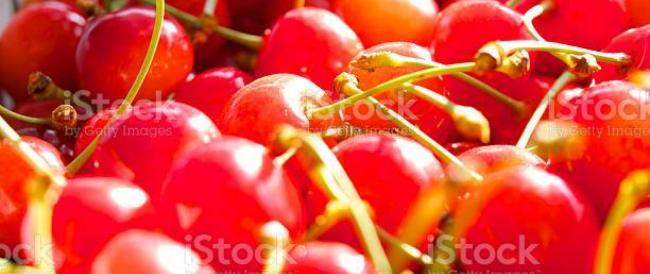 Ciliegie 'frutto proibito' in Giappone: vendute a 226 euro l'una