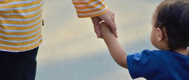 Cognome della madre ai figli, il Senato prende in esame la possibile legge