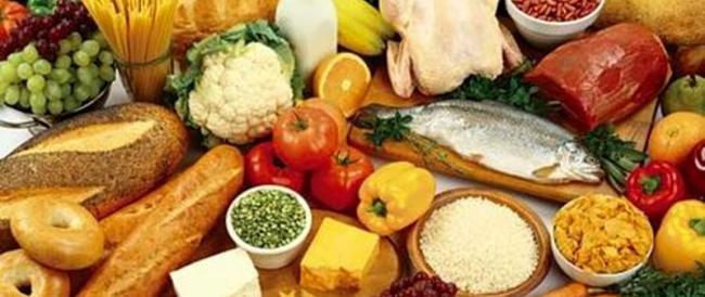 Come l’alimentazione può rafforzare il sistema immunitario contro raffreddore, influenza e Covid