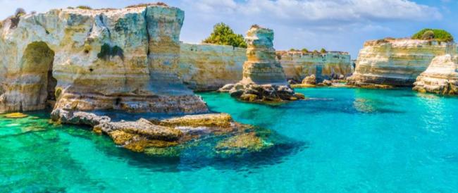 Puglia, i prezzi choc: una giornata al mare fino a 500 euro a famiglia. E i turisti scappano