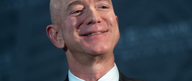 RADIOPOST ESTATE - Jeff Bezos ha un patrimonio di oltre $ 200 miliardi