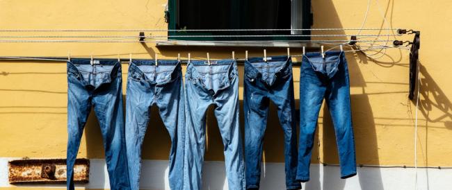 Tutta la vera storia dei jeans come non era mai stata raccontata