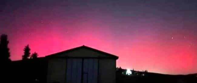 L'aurora boreale sull'Italia per una forte tempesta geomagnetica 