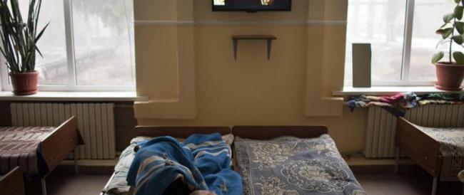 Dormire davanti alla tv non fa riposare bene, il cervello resta in allerta