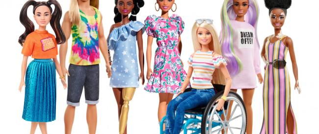 Barbie con vitiligine e Ken in sedia a rotelle, in arrivo le nuove bambole inclusive della linea Fashionistas 