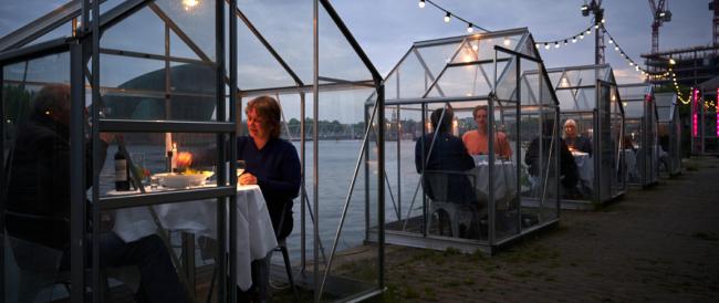 Ad Amsterdam le cene fuori ripartono nelle “serre” da Mediamatic