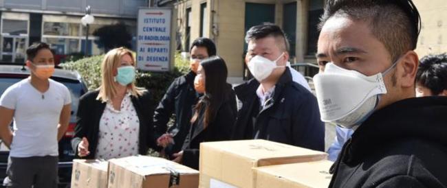  Padova, giovani cinesi donano mascherine
