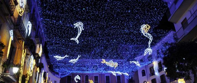Luci d’artista: a Salerno torna la magia del Natale con le spettacolari luminarie per le strade della città 