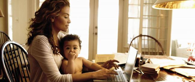 Casa e famiglia: in Italia è (ancora) compito delle donne.