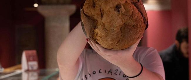 Torna il panettone sospeso a Milano: per rendere più dolce il Natale di tante persone e famiglie in difficoltà