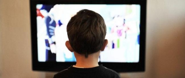 Alimentazione infantile: in Italia l’80% degli spot televisivi è diseducativo 