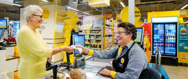 I supermercati olandesi aprono le casse 'per chiacchierare' riservate agli anziani soli