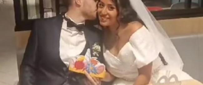 Festa di matrimonio al McDonald’s di Avellino, i neo sposi: “Lo abbiamo fatto perché siamo poveri”