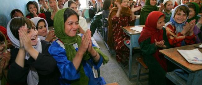 Kabul ha un problema con le studentesse che cantano 