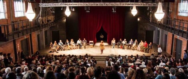 Il Teatro sale sul camion e va in giro per la città, a Milano il palco itinerante di Franco Parenti
