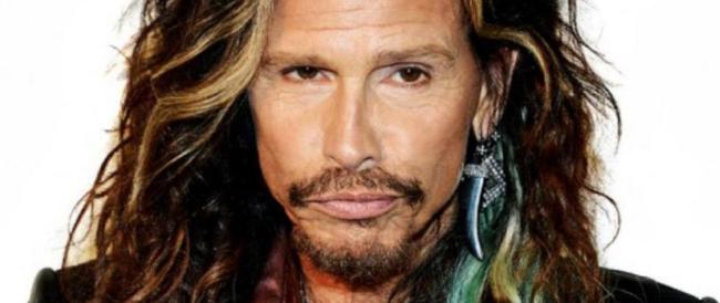 Steven Tyler degli Aerosmith dona mezzo milione di dollari per un nuovo centro contro gli abusi sulle donne 