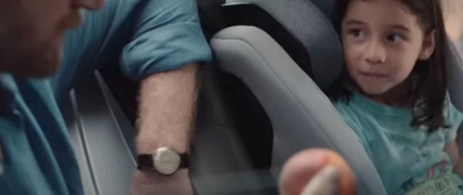 Scoppia la bufera sul nuovo spot di Esselunga: “Non si specula sul dolore dei figli di genitori separati”