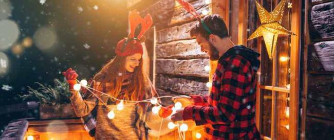 Natale, le persone che decorano casa in anticipo sono più felici: lo dice la scienza