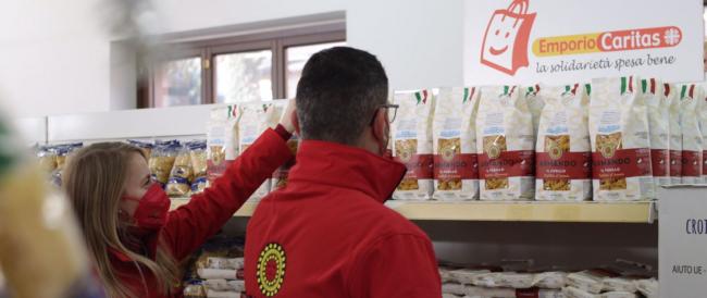 A Natale 10mila pacchi di Pasta Armando saranno donati ai bisognosi. Alessandro Borghese li consegnerà a Milano