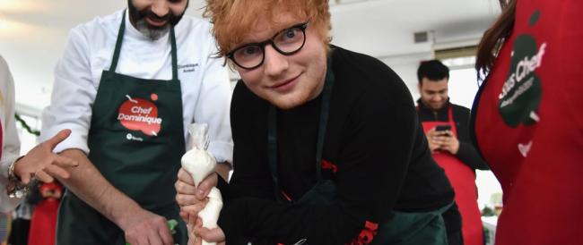 Ed Sheeran offre la colazione gratis ai bambini poveri di Londra nel suo ristorante