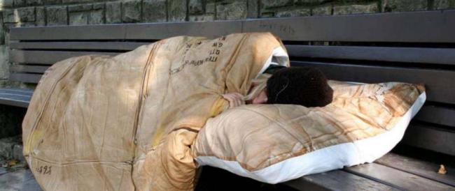 Parte la raccolta di coperte per i senzatetto di Roma: un piccolo gesto che può salvare una vita 