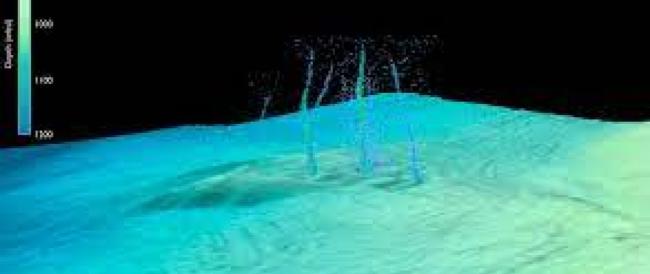 Terremoti, liquido misterioso fuoriesce dal fondale marino. «Forse un segnale di potenti scosse in arrivo»