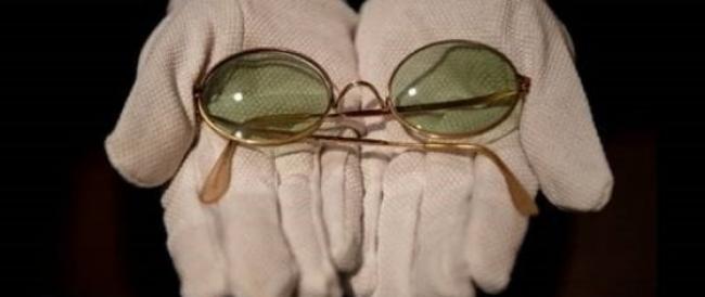 John Lennon, venduti all'asta un paio di occhiali: la cifra record è di quasi 165.000 euro