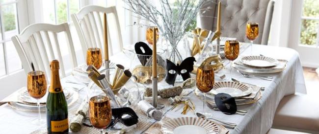 Decorazioni tavola Capodanno 2022: belle idee fai da te da copiare