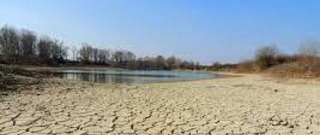 Crisi idrica, incendi e siccità, Protezione civile non esclude razionamento diurno acqua in città continua su: https://www.fanpage.it/politica/crisi-idrica-incendi-e-siccita-protezione-civile-non-esclude-razionamento-diurno-acqua-in-citta