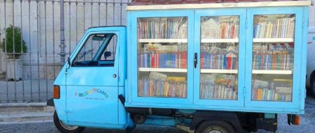 Maestro in pensione crea una biblioteca mobile e gira la Basilicata per appassionare i giovani alla lettura