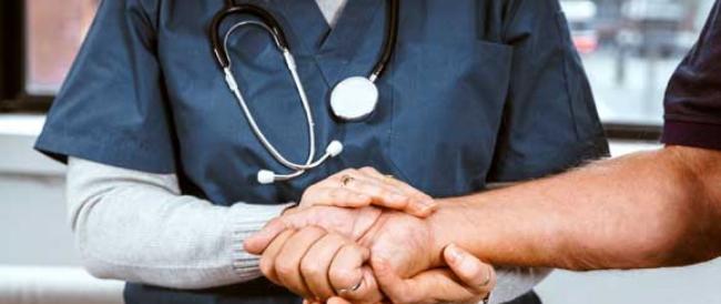 Anche i medici dovrebbero essere più empatici: “la parola può curare”