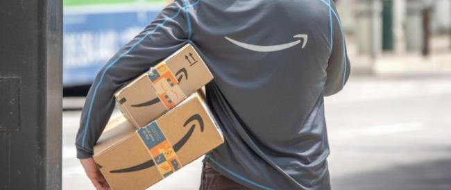 Amazon ammette: i nostri autisti a volte costretti a far pipì nelle bottiglie.