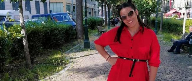 La studentessa che si è laureata in autostrada, intrappolata per un incidente gigantesco