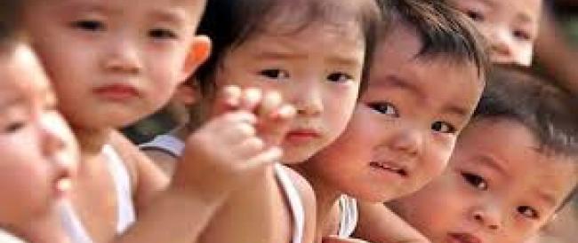 Stop al limite dei due figli per coppia in Cina