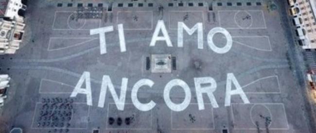 Ti amo ancora, la scritta a Torino è una dichiarazione d’amore per il pianeta Terra 