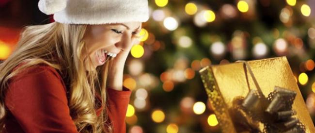Gli italiani spenderanno 170 euro a testa per i regali, calo del 30% in 10 anni
