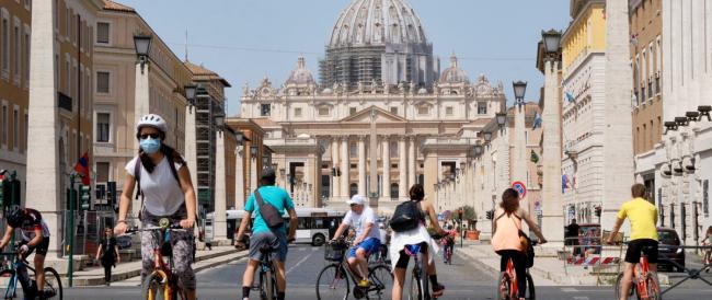 La bicicletta è il nuovo oggetto del desiderio degli italiani: le vendite post-Covid fanno decollare la bikenomics