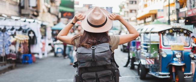 Donne che viaggiano da sole: ecco la top 10 delle migliori città