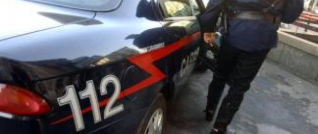 La mamma è in ospedale, carabiniere ospita i suoi bambini in casa e viene premiato