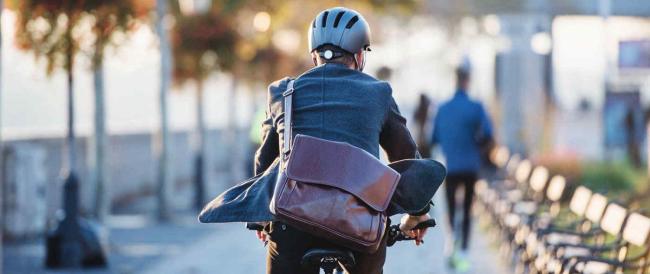 Quali sono i Paesi europei in cui è meglio andare a lavoro in bici? Spoiler: non c’è solo l’Olanda